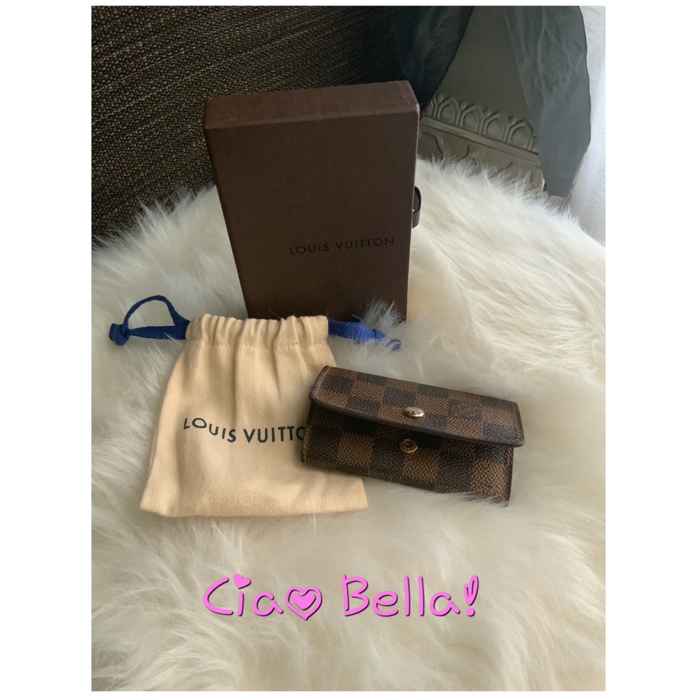 🌺Sold on Ⓜ️🌺 LV Damier Ebene Key Holder